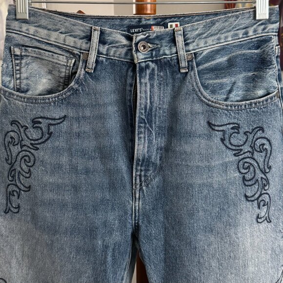 Levi's Made & Crafted - Embroidered Barrel Crop Jeans in Medium Wash - Picture 4 of 16